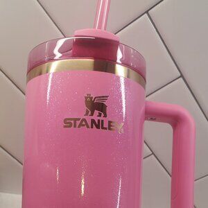 Wicked Glinda Stanley 40 oz Stainless Steel H2.0 FlowState Quencher Tumb